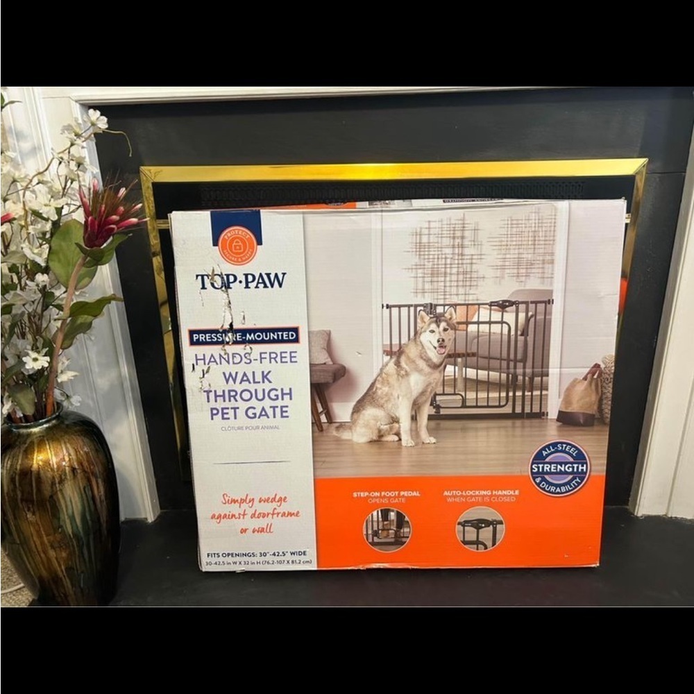 Top Paw hands free pet gate.